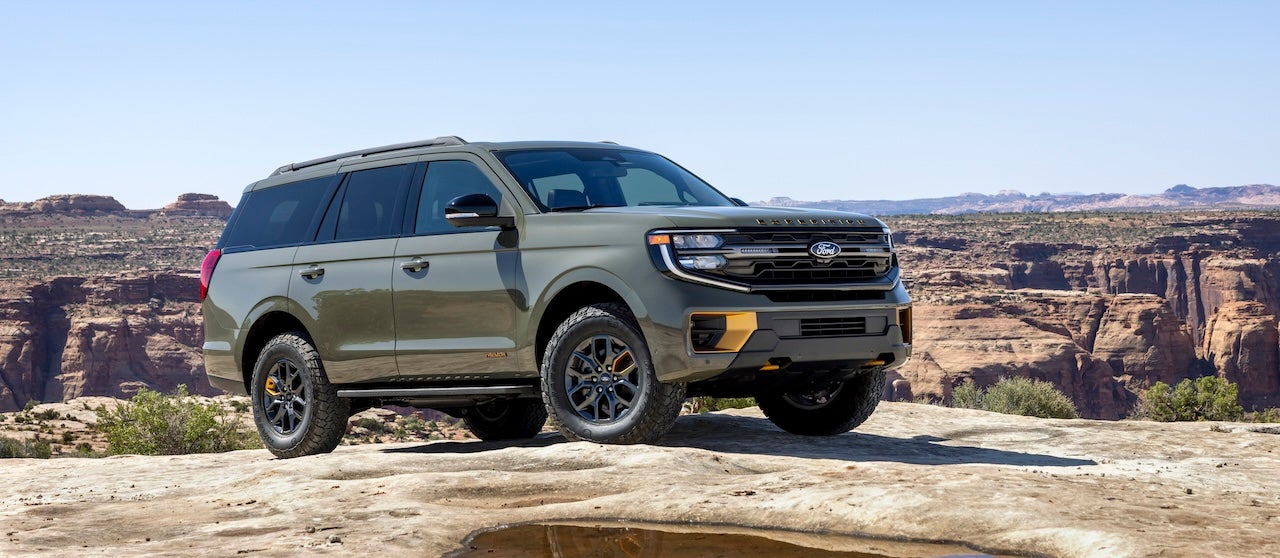 Ford brings its off-road expertise to the 2025 Expedition Tremor, adding Raptor-inspired features like skid plates and Rock Crawl mode. Credit: Ford Motor Company