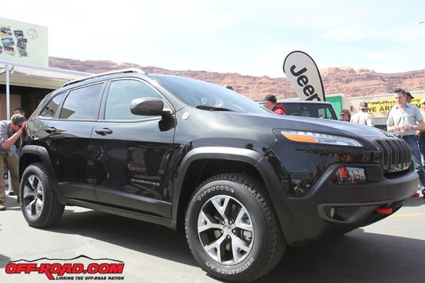 2014-Cherokee-Trailhawk-Profile-3-27-13