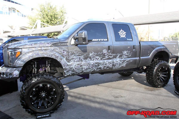 Ford-F250-Skulls-1-SEMA-2013-11-6-13