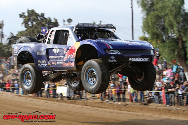 Gustavo-Tavo-Vildosola-Jump-SCORE-Baja-1000-2013-11-15-13