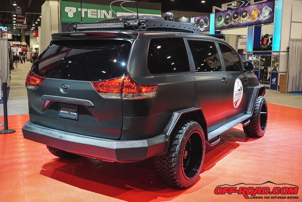 1-Toyota-Sienna-UUV-SEMA-2015-11-4-15