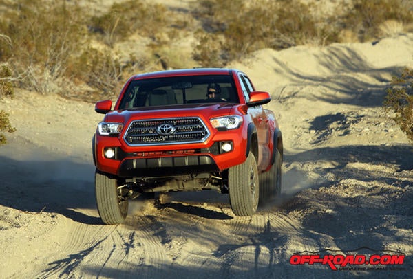 Action-1-2016-Toyota-Tacoma-TRD-Off-Road-3-15-16