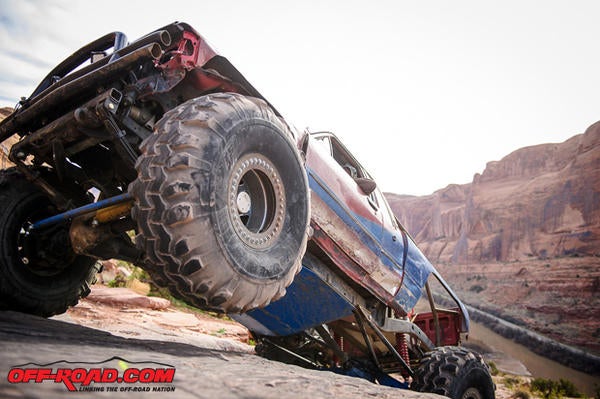 8-2016-Trail-Hero-Moab-Rim-EJS-3-25-16