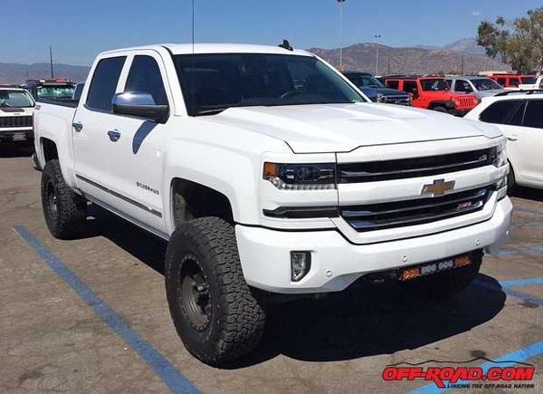 11-White-Knight-Chevy-Silverado-Off-Road-Expo-10-12-16